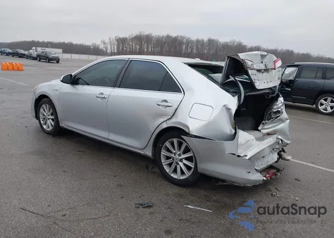 2013 Toyota Camry Hybrid Xle z USA, uszkodzony, nr VIN 4T1BD1FK8DU073669